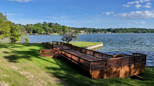 252 Forest Ridge Drive, Livingston, TX 77351