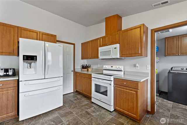 15914 85th Avenue E, Puyallup, WA 98375