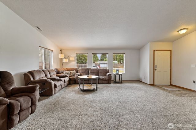 15914 85th Avenue E, Puyallup, WA 98375