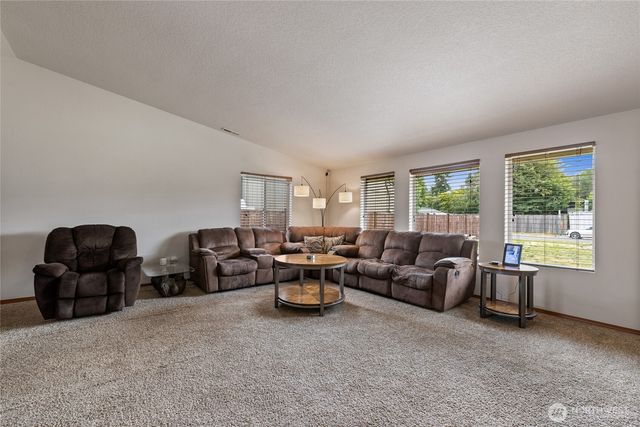 15914 85th Avenue E, Puyallup, WA 98375