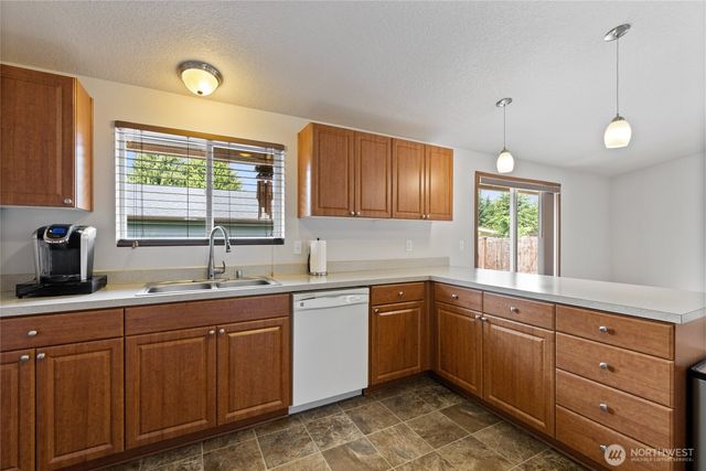 15914 85th Avenue E, Puyallup, WA 98375