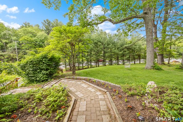 1067 Litchfield Turnpike, New Hartford, CT 06057