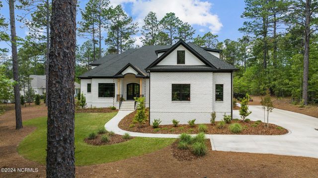 4 Kenilwood Court, Pinehurst, NC 28374