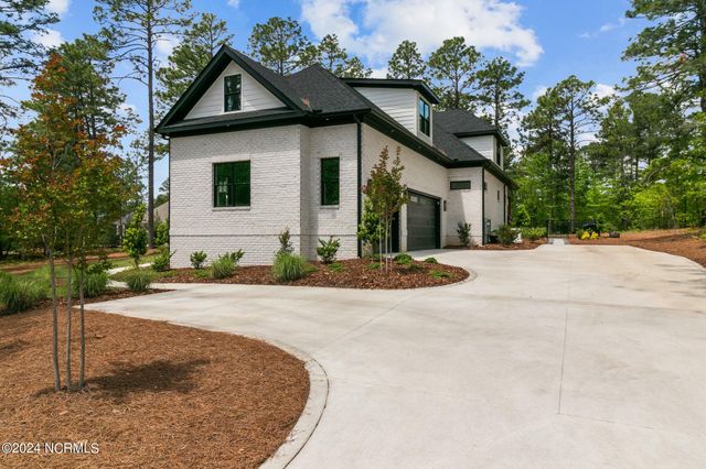 4 Kenilwood Court, Pinehurst, NC 28374