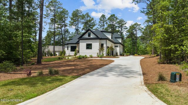 4 Kenilwood Court, Pinehurst, NC 28374
