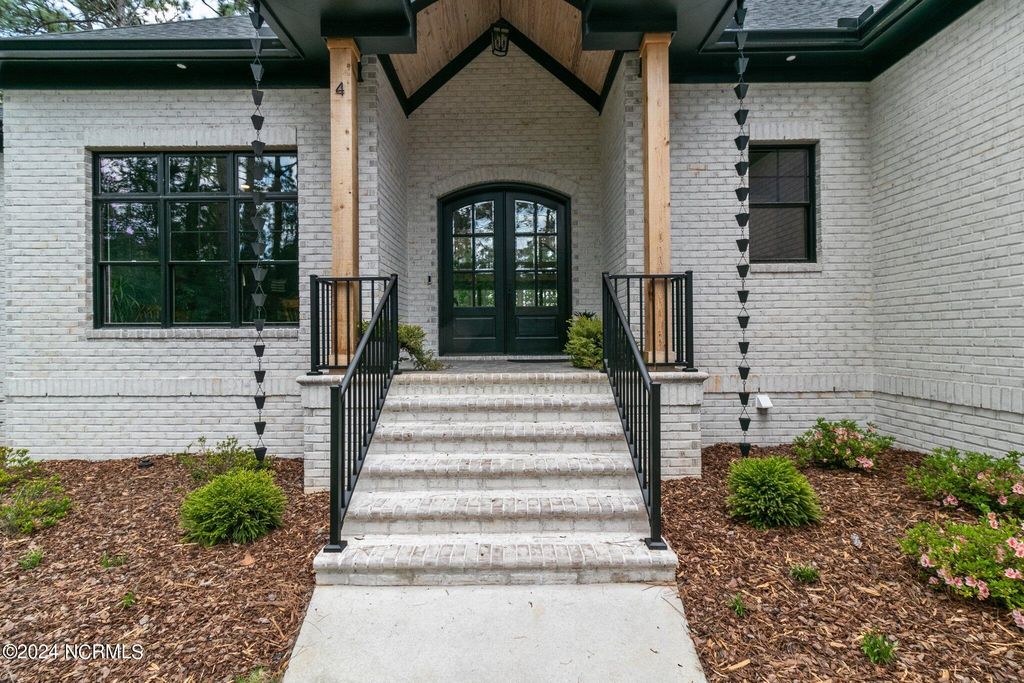 4 Kenilwood Court, Pinehurst, NC 28374