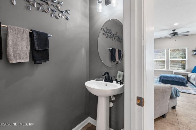 1636 LANDAU Road, Jacksonville, FL 32225