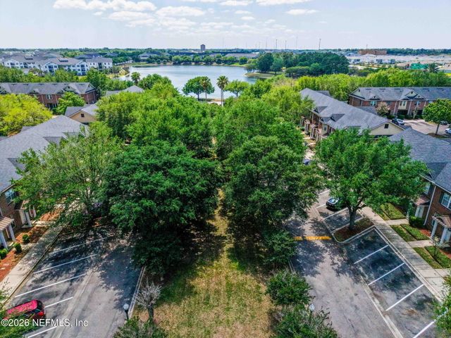 1636 LANDAU Road, Jacksonville, FL 32225