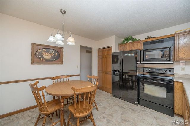 6 Tarpon Court, Florissant, MO 63033