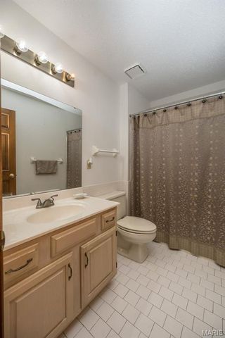 6 Tarpon Court, Florissant, MO 63033