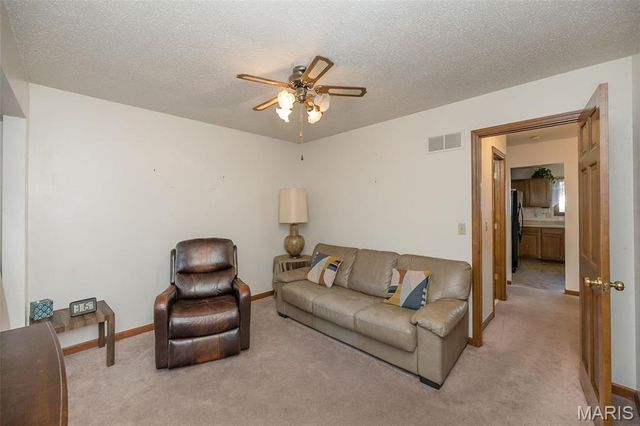 6 Tarpon Court, Florissant, MO 63033