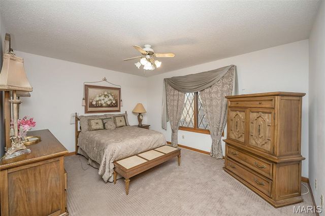 6 Tarpon Court, Florissant, MO 63033