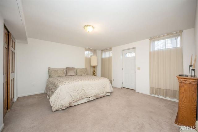 6 Tarpon Court, Florissant, MO 63033