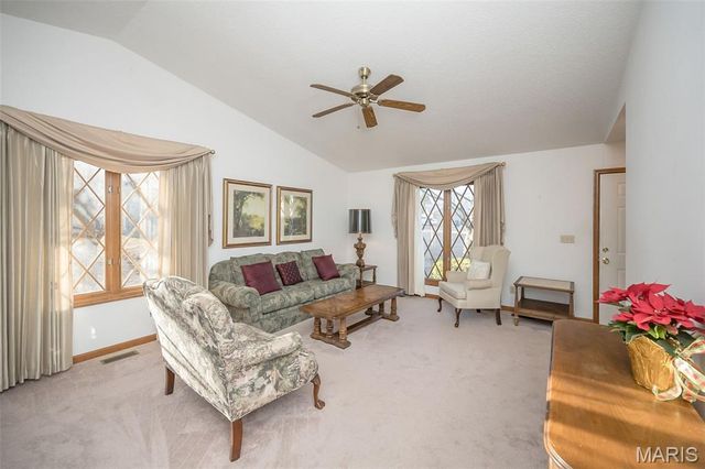 6 Tarpon Court, Florissant, MO 63033