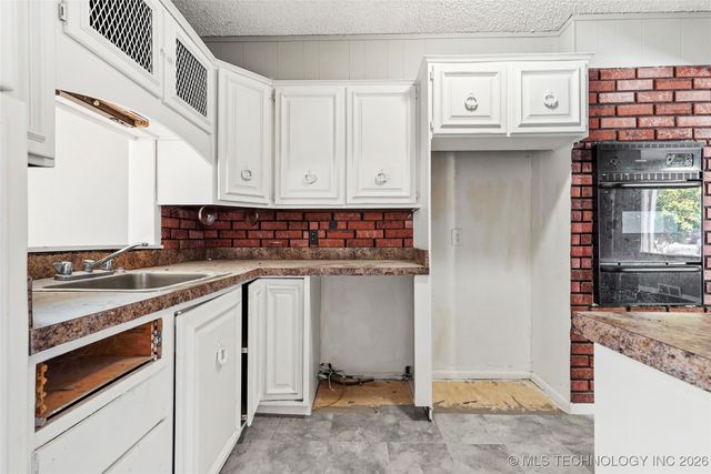 4855 S Maybelle Avenue, Tulsa, OK 74107