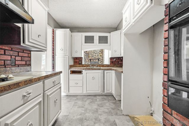 4855 S Maybelle Avenue, Tulsa, OK 74107