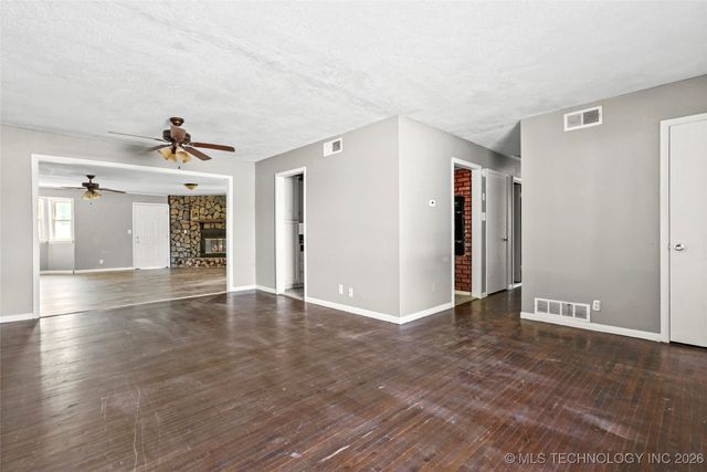 4855 S Maybelle Avenue, Tulsa, OK 74107