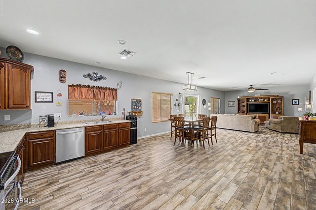 1774 E WILDFLOWER Lane, Casa Grande, AZ 85122