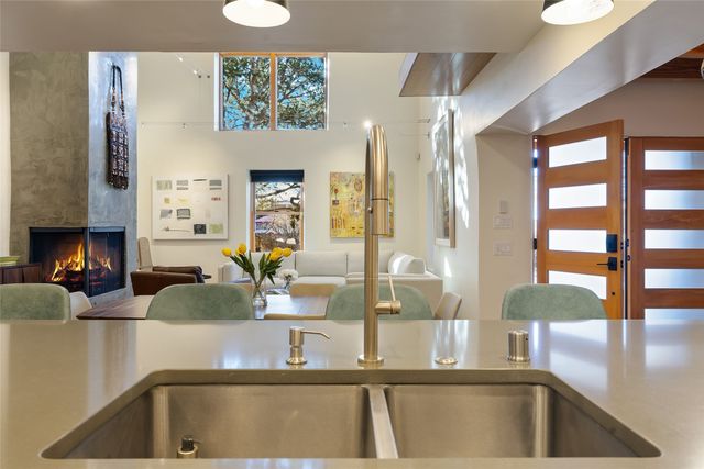 501 Sunset C, Santa Fe, NM 87501