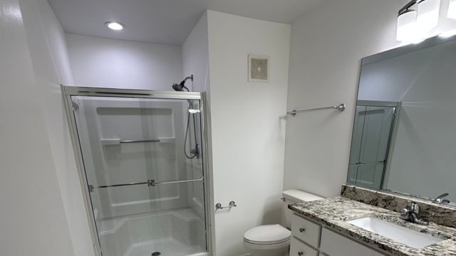 401 KELBURN Road 114, Deerfield, IL 60015
