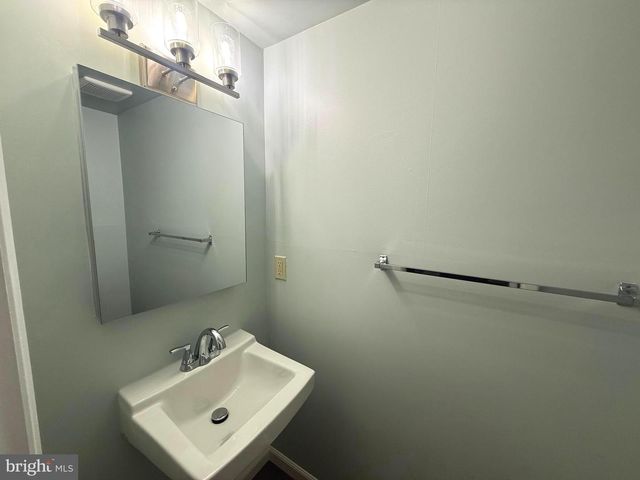 1 CROTONA CT, Lutherville Timonium, MD 21093