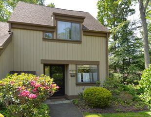 793 Heritage Village B, Southbury, CT 06488