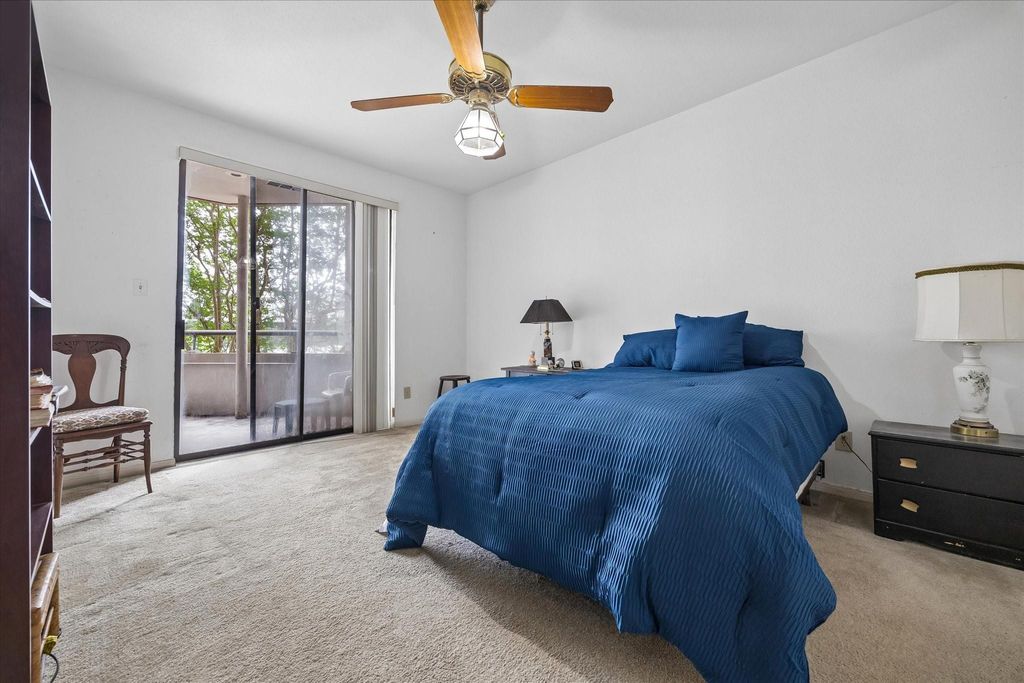 Image 1 of property listing at 5200 Weslayan Street 204, Houston, TX 77005