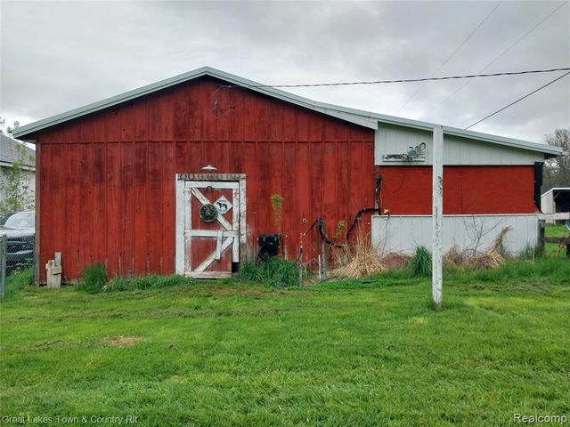 1615 Indian Rd, Lapeer, MI 48446
