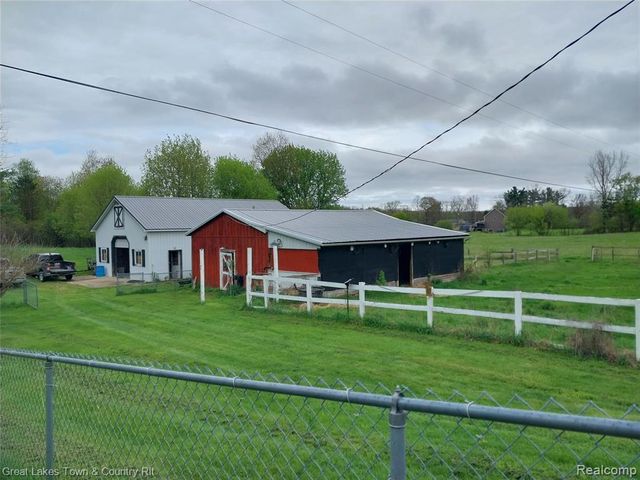 1615 Indian Rd, Lapeer, MI 48446