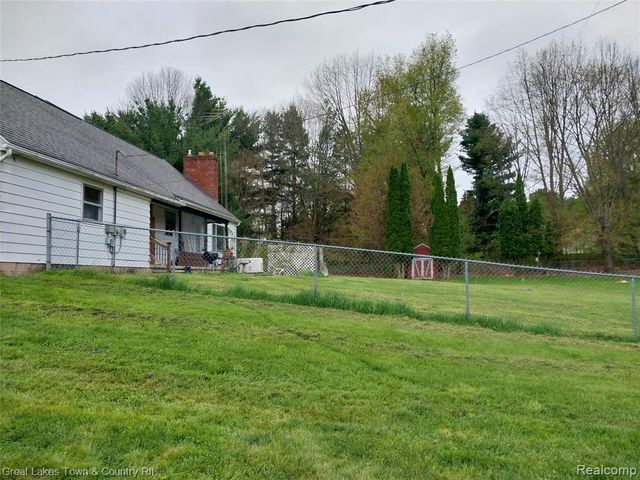1615 Indian Rd, Lapeer, MI 48446