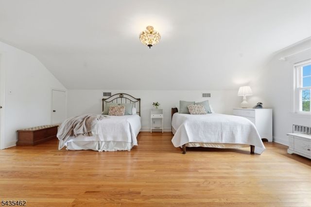 47 Victor Pl, Hawthorne Boro, NJ 07506