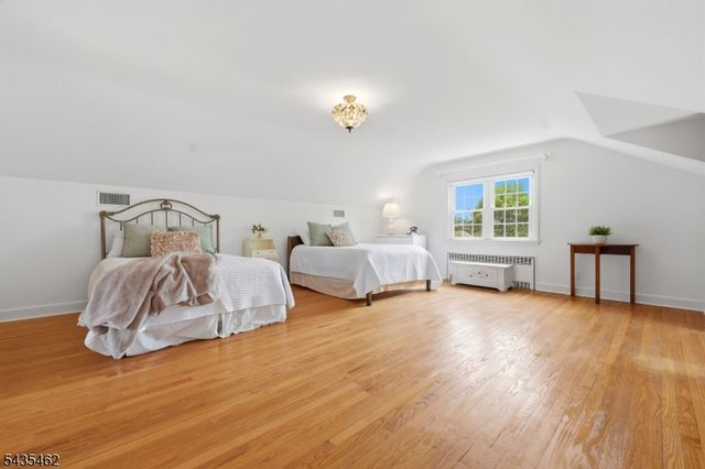 47 Victor Pl, Hawthorne Boro, NJ 07506