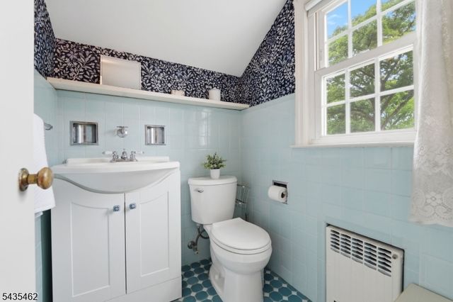 47 Victor Pl, Hawthorne Boro, NJ 07506