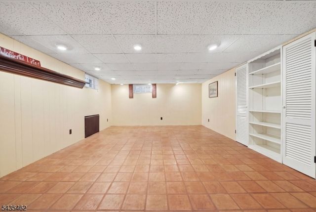 47 Victor Pl, Hawthorne Boro, NJ 07506