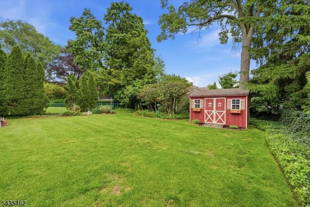 47 Victor Pl, Hawthorne Boro, NJ 07506