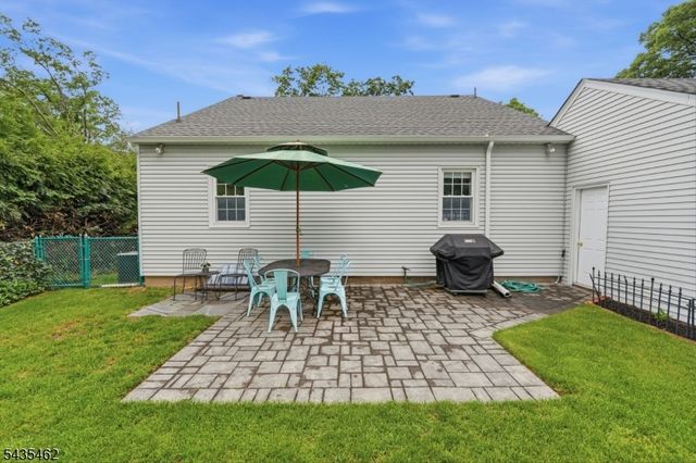47 Victor Pl, Hawthorne Boro, NJ 07506