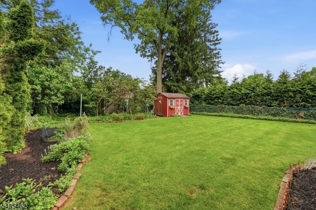 47 Victor Pl, Hawthorne Boro, NJ 07506