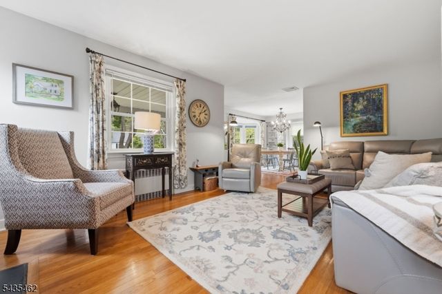 47 Victor Pl, Hawthorne Boro, NJ 07506