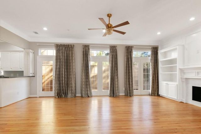 14 Pinewold Court, Houston, TX 77056