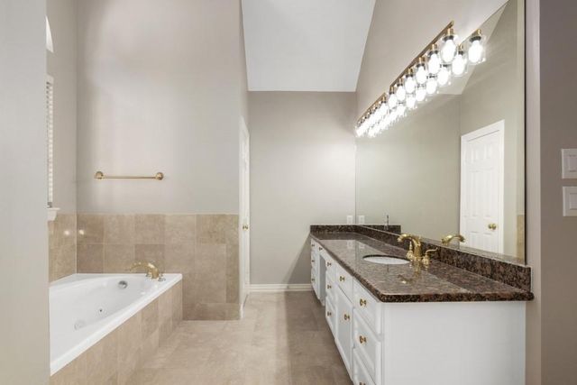 14 Pinewold Court, Houston, TX 77056