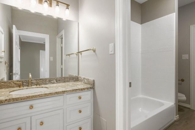 14 Pinewold Court, Houston, TX 77056