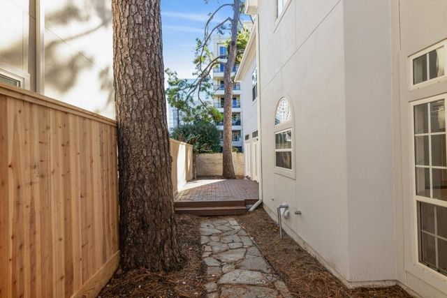 14 Pinewold Court, Houston, TX 77056