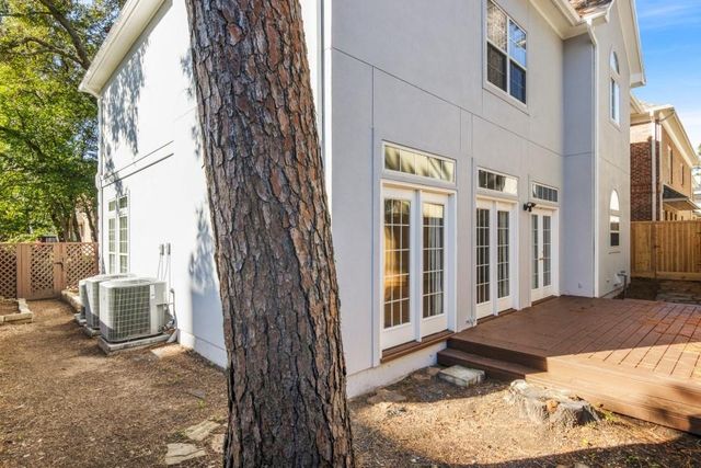 14 Pinewold Court, Houston, TX 77056