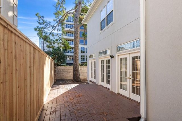 14 Pinewold Court, Houston, TX 77056