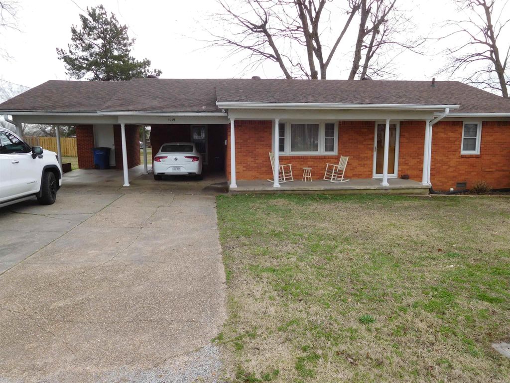 1019 W 4th Street, Rector, AR 72461