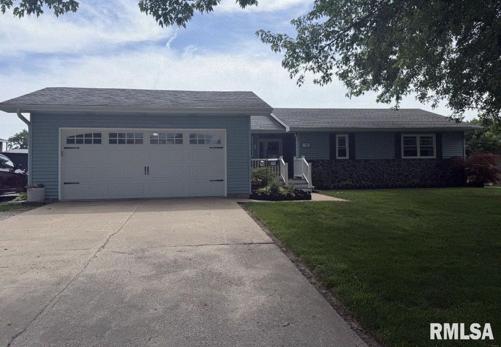 10 Timbercrest Drive, Sherman, IL 62684