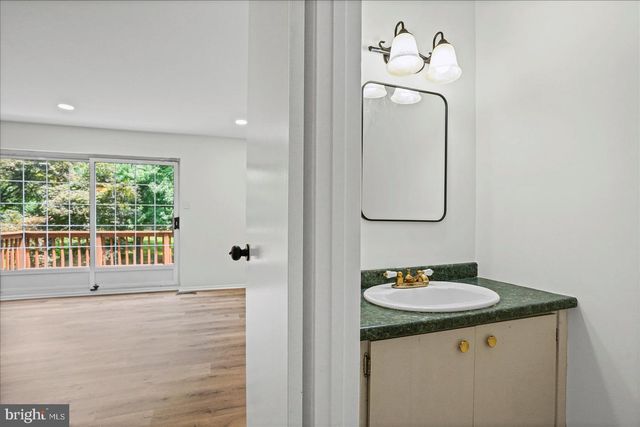 35 BLONDELL, Lutherville Timonium, MD 21093