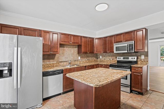35 BLONDELL, Lutherville Timonium, MD 21093