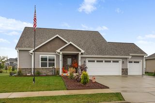 1451 Whalen DRIVE, Oconomowoc, WI 53066