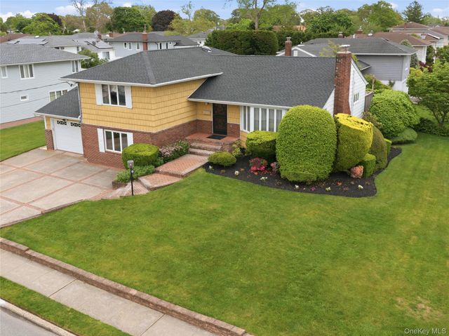 70 Polo Road, Massapequa, NY 11758
